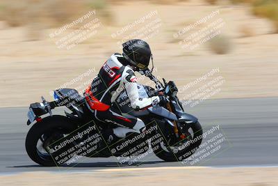 media/Apr-10-2022-SoCal Trackdays (Sun) [[f104b12566]]/Turn 9 (130pm)/